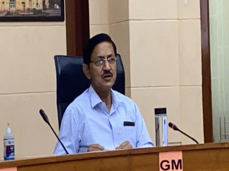समीक्षा बैठक में उत्तर रेलवे महाप्रबंधक ने दिए निर्देश, कहा- ट्रेनों की बढ़ाई जाये रफ्तार, यात्रियों को मिले बेहतर सुविधा