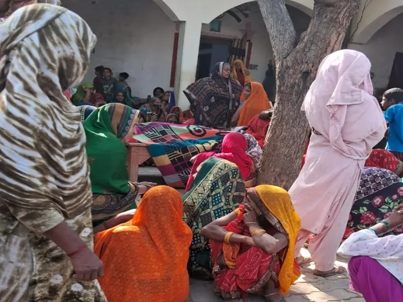 वाराणसी: विवाहिता ने बीमारी से तंग आकर किया Suicide, पिता ने लगाया हत्या का आरोप 