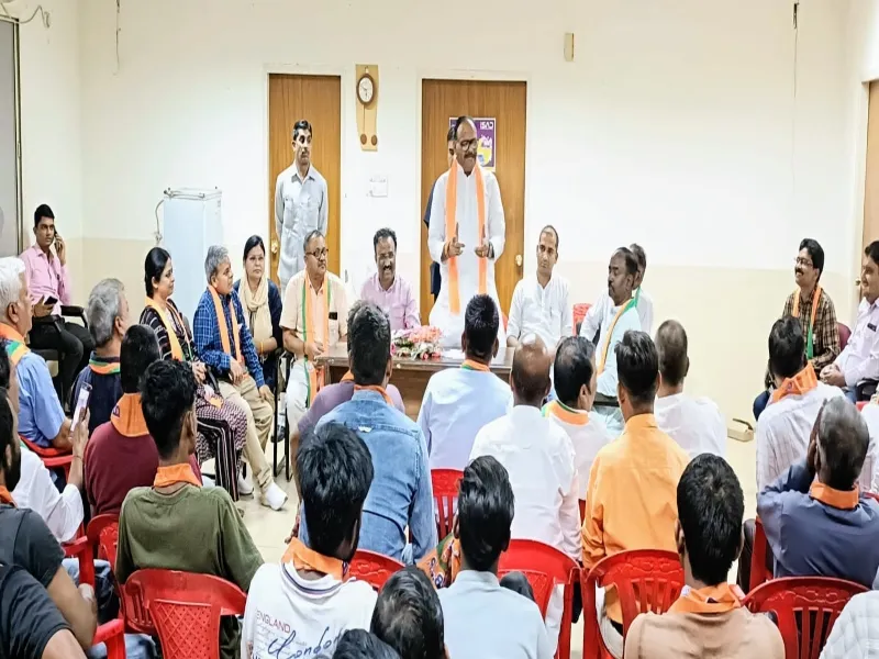लखनऊ ऑटो रिक्शा थ्री व्हीलर संघ ने निकाय चुनाव में भाजपा को दिया समर्थन