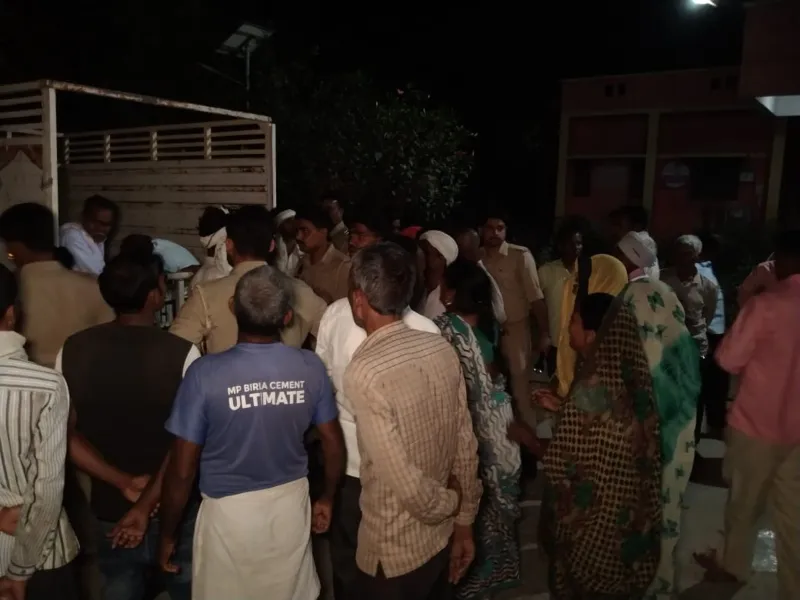 हरदोई: सड़क हादसे में बाइक सवार की मौत, एक घायल 