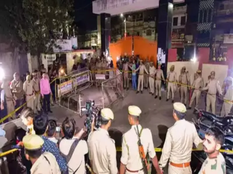 Atiq-Ashraf Murder : कॉन्ट्रैक्ट किलिंग के लग रहे कयास, पुलिस ने नहीं किया कोई खुलासा 