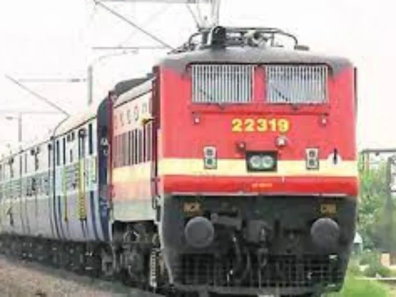 लखनऊ: फोरलेन चौड़ीकरण कार्य के चलते गोमतीनगर-गोरखपुर समेत कई ट्रेनें प्रभावित