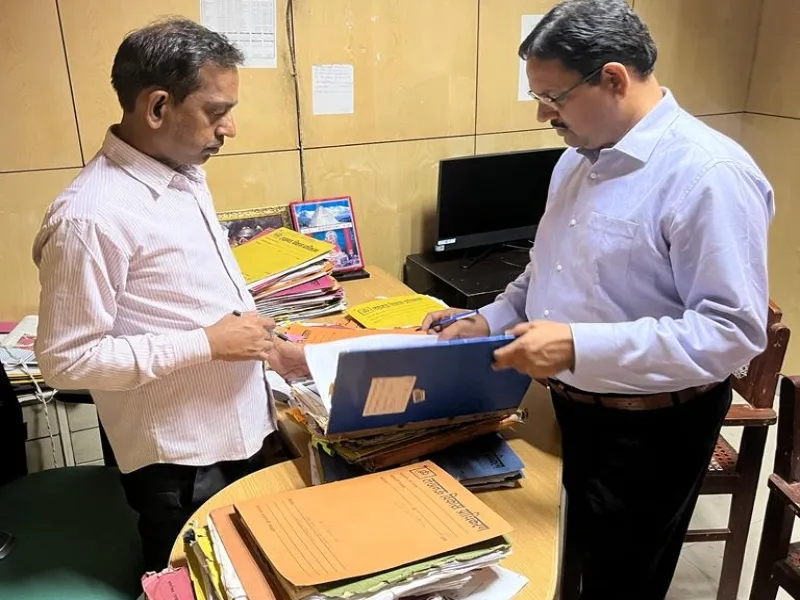 लखनऊ : एलडीए में उपाध्यक्ष को गैरहाजिर मिले कर्मी, डिप्टी कलेक्टर-तहसीलदार से मांगा स्पष्टीकरण