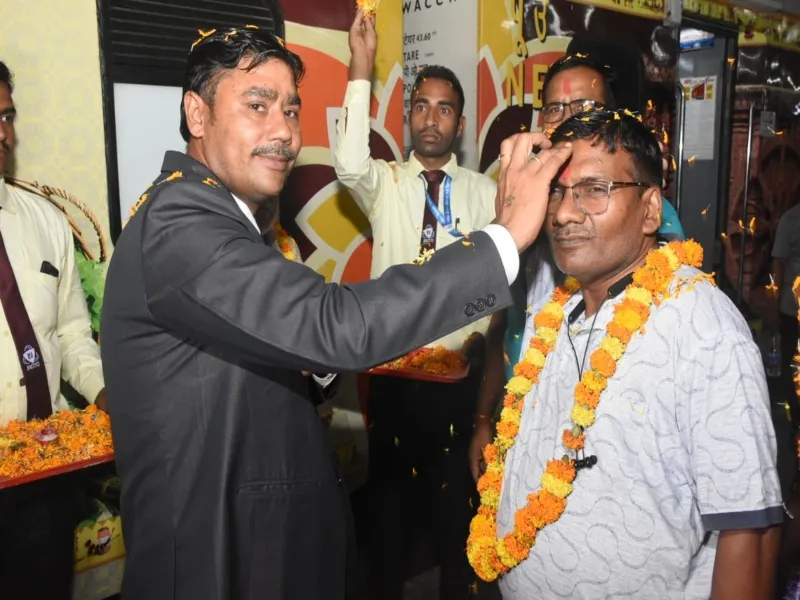 भारत गौरव टूरिस्ट ट्रेन : 10 दिनों तक होगी दक्षिण भारत की यात्रा, गोरखपुर से यात्रियों का स्वागत कर हुई शुरुआत 