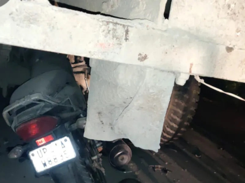 बाराबंकी: सड़क किनारे खड़े ट्रक से टकराई बाइक, सवार की मौत