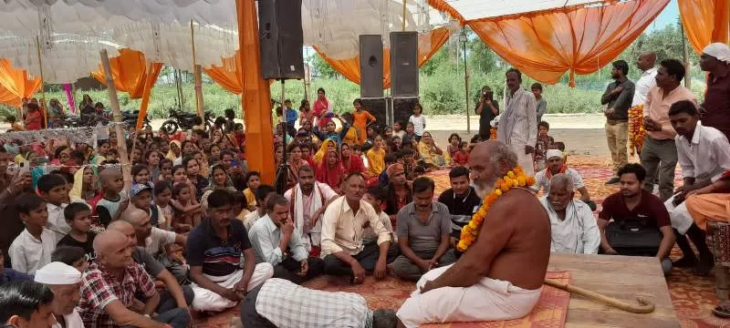 सीतापुर : 11 दिवसीय श्री रूद्र महायज्ञ एवं मानस वेदांत सम्मेलन में भाव विभोर हुए श्रद्धालु