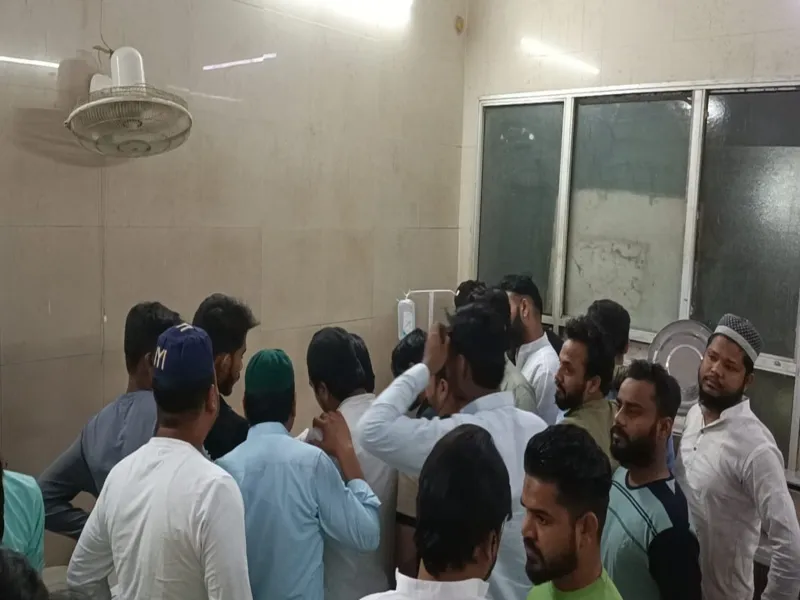 बहराइच: बदमाशों ने कपड़ा व्यवसायी पर चाकू से ताबड़तोड़ हमला कर नकदी लूटी 