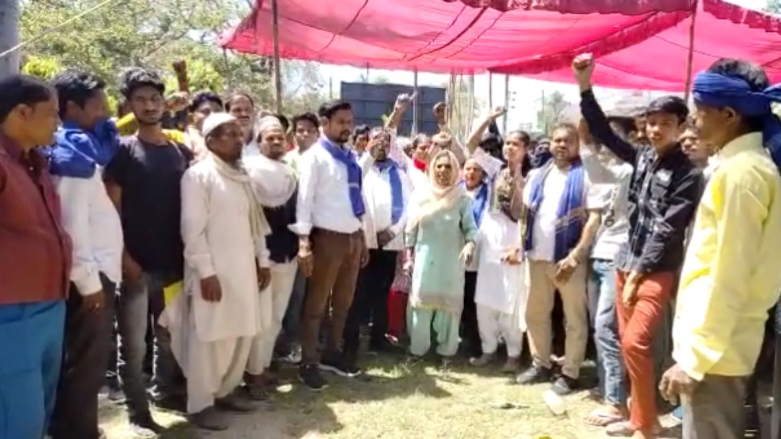 बरेली : ग्रामीणों का बीडीए के खिलाफ सेठ दामोदर स्वरूप पार्क में धरना प्रदर्शन