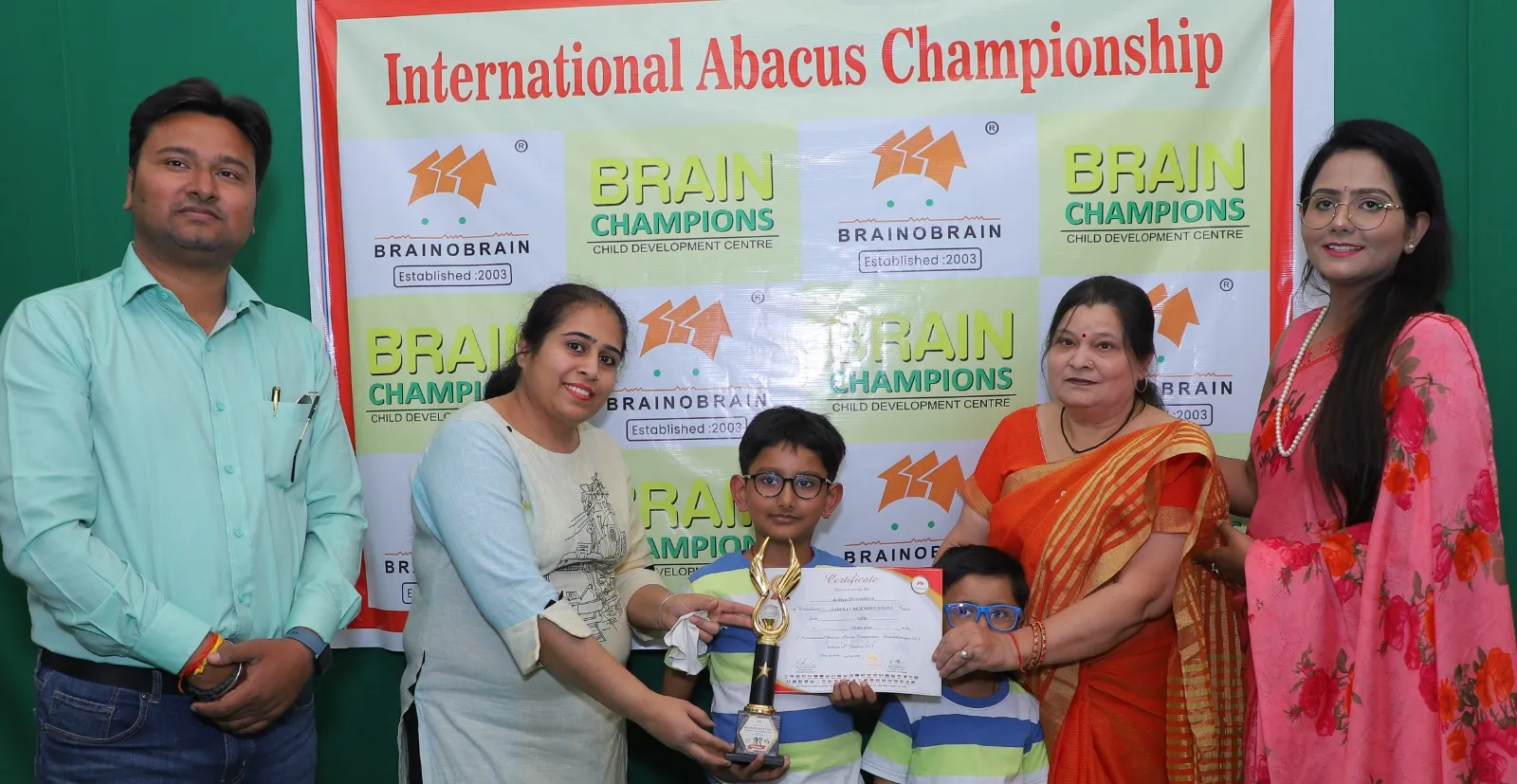 बरेली: बच्चों ने जीता अंतर्राष्ट्रीय अबेकस कंपटीशन में स्वर्ण व रजत पदक