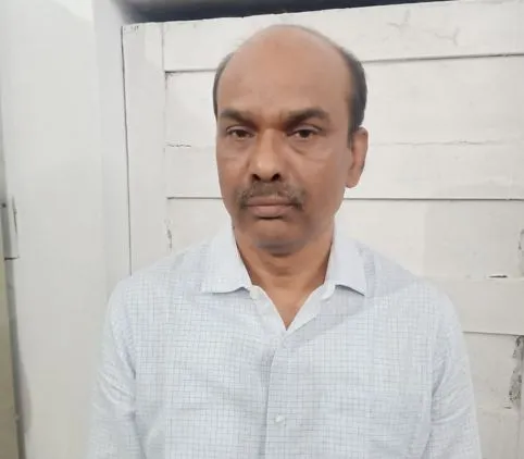 बरेली: सीओ चकबंदी रणधीर सिंह चढ़े विजिलेंस टीम के हत्थे, 50 हजार रुपये लेते रंगे हाथ पकड़ाए