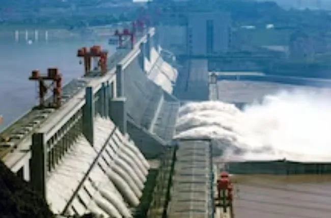 ब्रह्मपुत्र नदी पर चीन की पनबिजली परियोजना को लेकर भारत सतर्क : गजेन्द्र सिंह शेखावत 