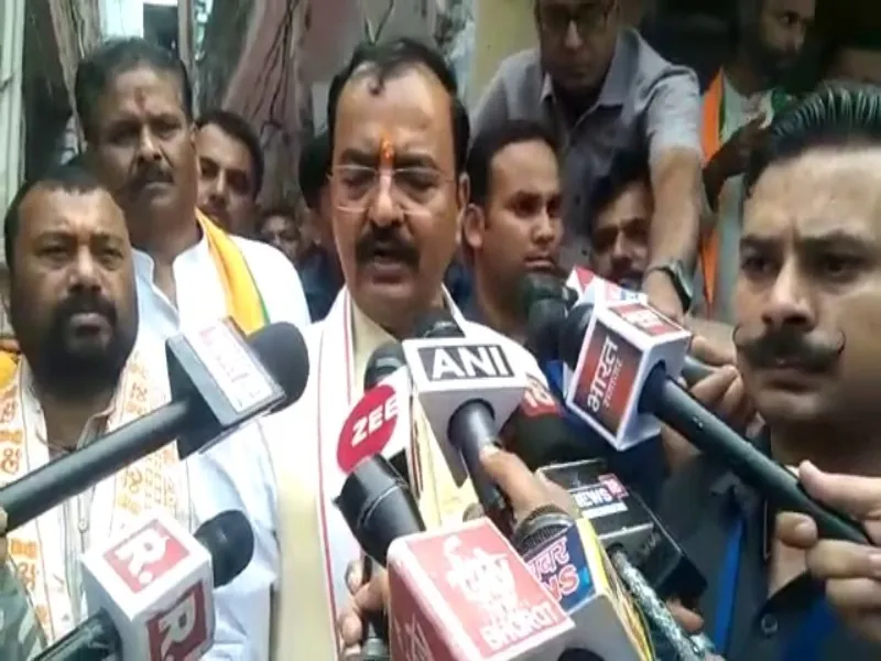 प्रयागराज: उमेशपाल के परिजनों से मिले डिप्टी CM केशव मौर्य, सुविधा और सुरक्षा का दिया भरोसा  