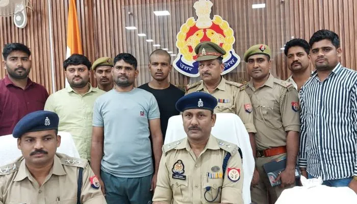 Auraiya Crime : असलहा बनाकर गैर जनपदों में ज्यादा दामों में बेचते, पुलिस ने तीन आरोपियों को दबोचा 