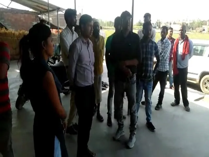 बहराइच: अवैध रूप से संचालित नर्सिंग होम पर स्वास्थ्य विभाग ने मारा छापा, सीज...झोलाछाप डॉक्टर में हड़कंप