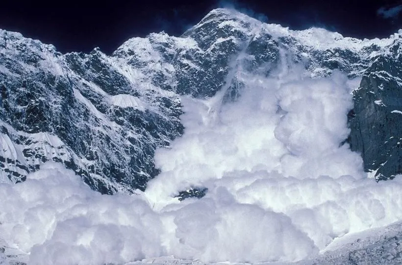 बागेश्वर: पिंडारी ग्लेशियर में हिमस्खलन, 13 अमेरिकी ट्रैकर्स और 1 भारतीय गाइड फंसे 