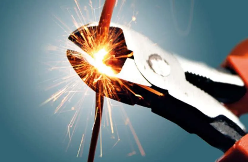 हल्द्वानी: दिन के साथ रात में भी बिजली कटौती लोगों के लिए बनी समस्या