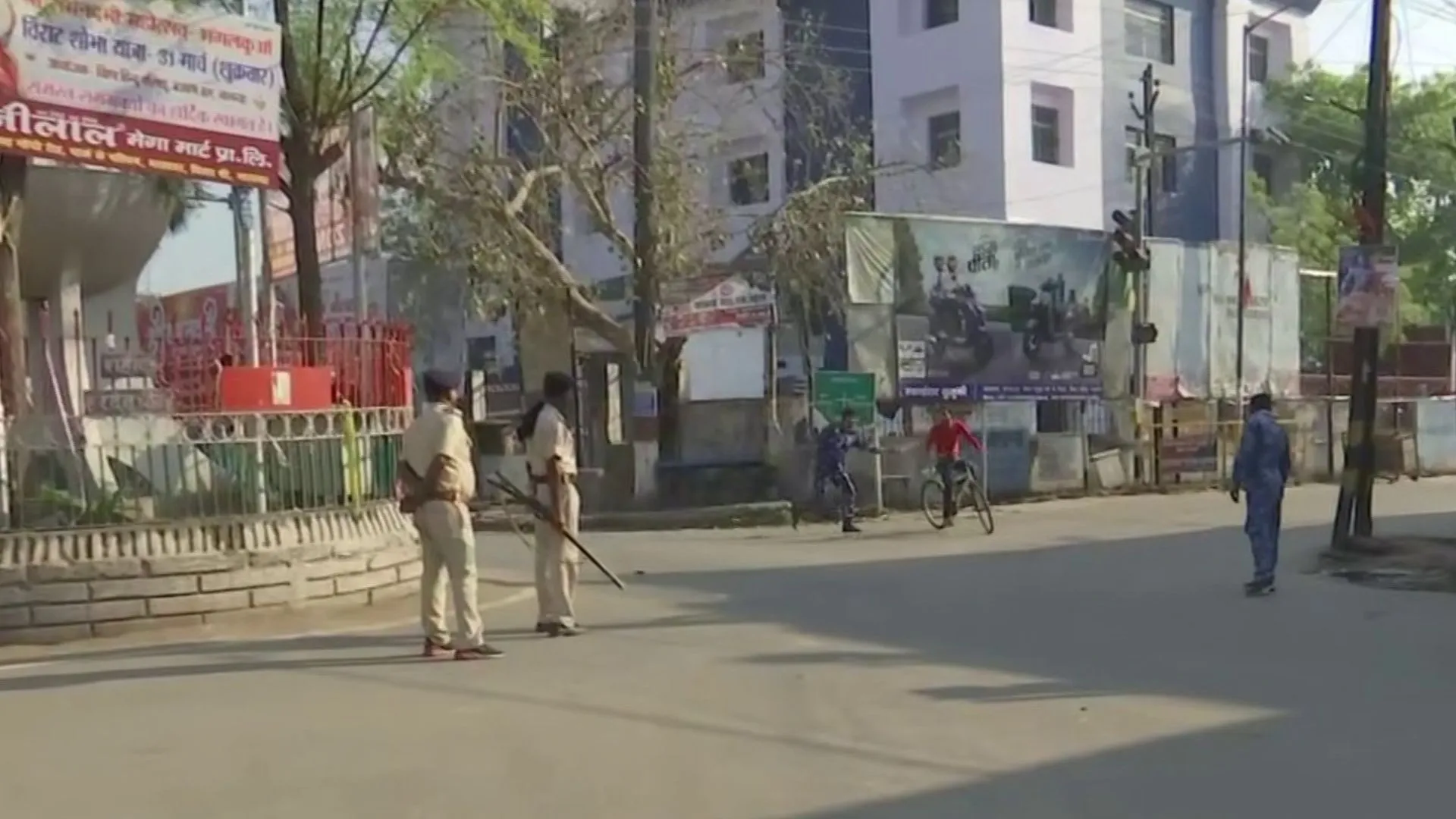 Bihar : नालंदा के बिहार शरीफ में बीती रात झड़प, धारा 144 लागू, 80 से ज्यादा लोगों की गिरफ्तारी, पूरे इलाके में सुरक्षाकर्मी तैनात