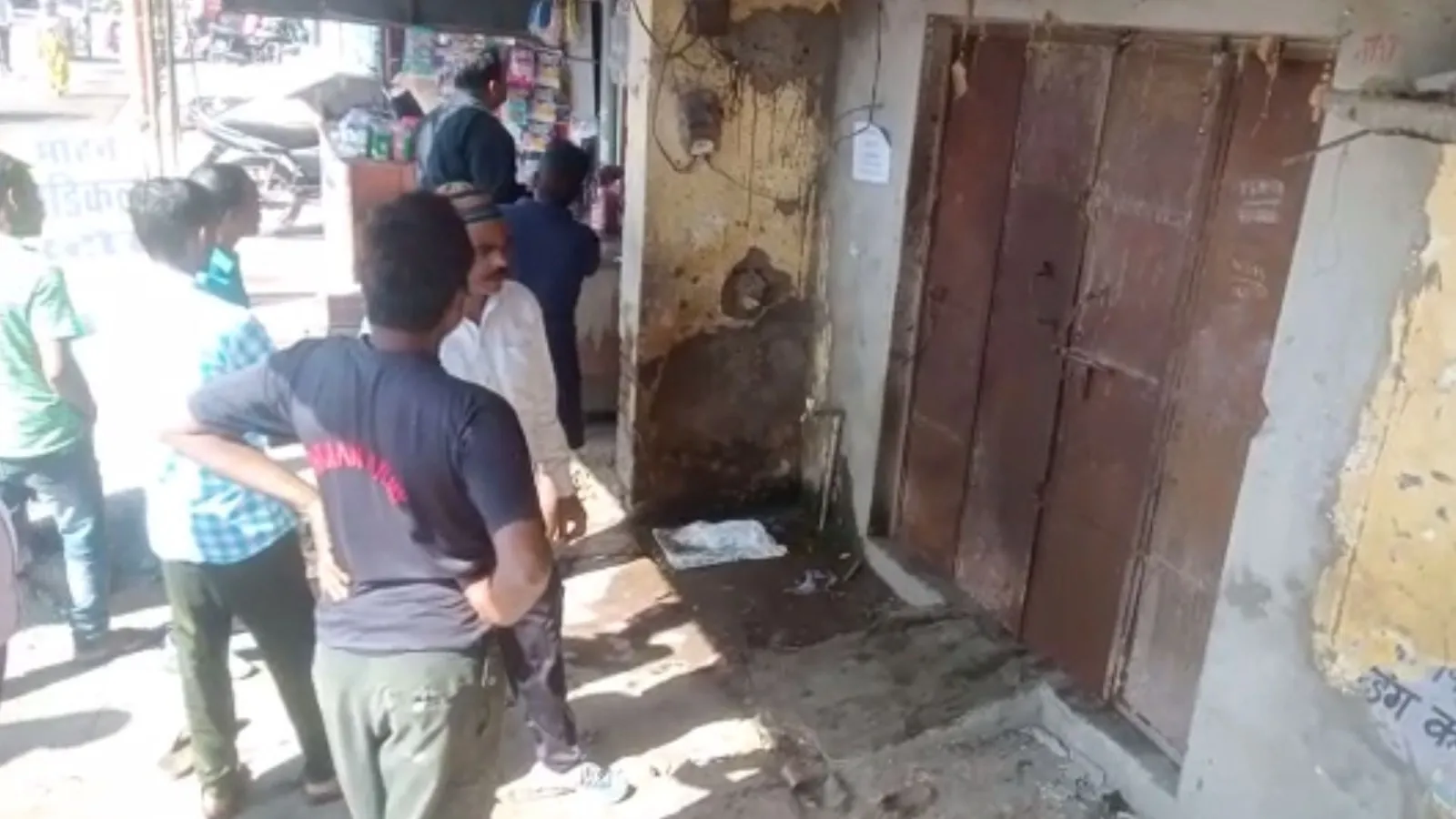 बरेली : वेल्डिंग की दुकान में रखा कंप्रेसर फटा, दुकानदार घायल, अफरा-तफरी का माहौल