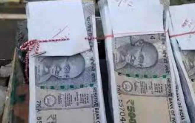 अहमदाबाद: पांच सौ रु के नकली नोट बरामद,चार गिरफ्तार