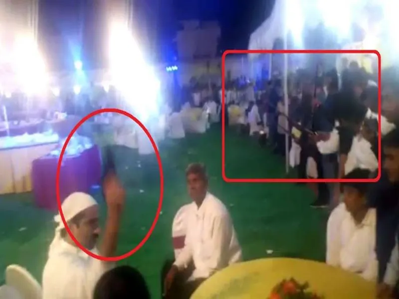 जब अतीक के गुर्गों ने ढाई मिनट में चलाई थी 150 गोलियां, दबंगई का एक Video हुआ वायरल 