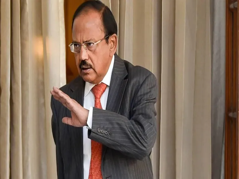 मिर्जापुर पहुंचे एनएसए अजीत डोभाल, मां विंध्यवासिनी के किए दर्शन-पूजन