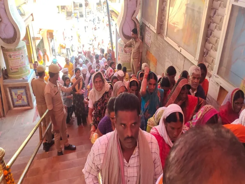 अयोध्या: कोरोना को लेकर श्रद्धालुओं से अपील, मंदिरों में मास्क लगाकर ही आएं