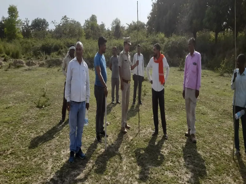 बाराबंकी: अब करीमाबाद में तेंदुआ की दहशत, वन विभाग की टीम ने की कांबिंग