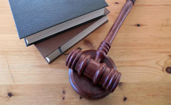 10 साल से अधिक समय से लंबित मामलों को प्राथमिकता से निपटाए कैट : संसदीय समिति 