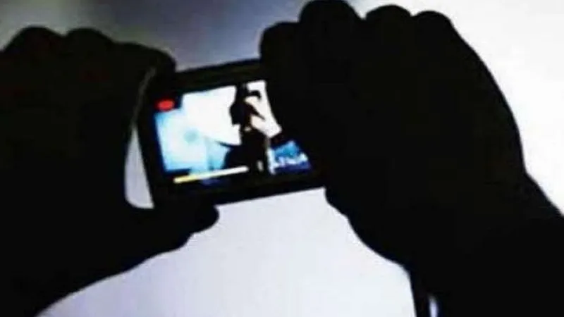 मुरादाबाद : महिला सेल्समैन से दुष्कर्म का वीडियो वायरल, मेडिकल स्टोर संचालक समेत तीन पर रिपोर्ट