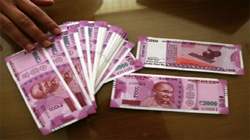 संभल: चुनावी चेकिंग में वाहन से मिले छह लाख रुपये जब्त