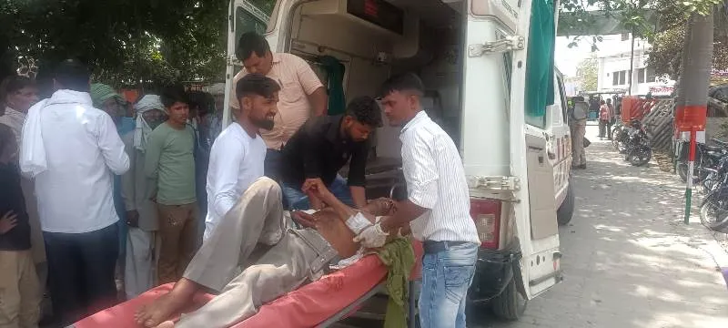 हरदोई : तेज रफ्तार कंटेनर की टक्कर से बाइक सवार पति घायल, पत्नी की मौत..