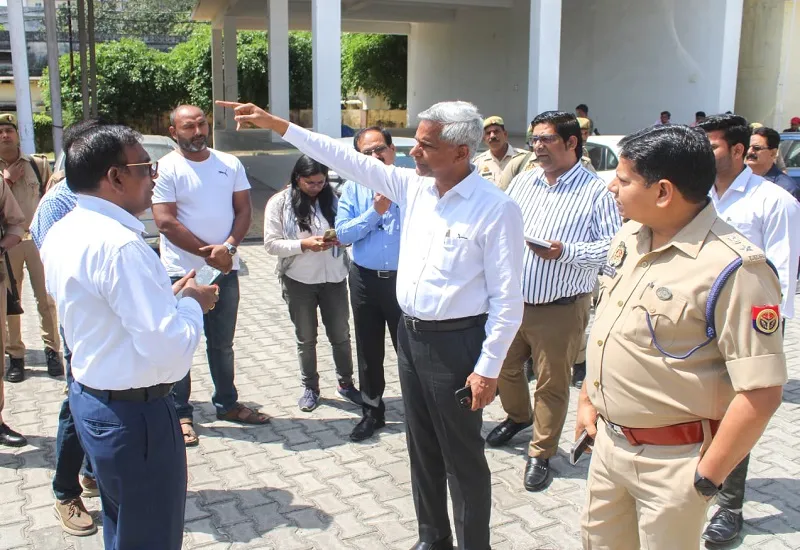 मुरादाबाद : एडीएम न्यायालय कक्ष में होंगे महापौर के नामांकन, डीएम-एसपी ने किया निरीक्षण  