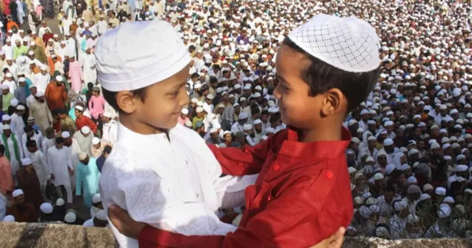 पूरे देश में हर्षोल्लास से मनाई गई ईद, मस्जिदों में अदा की गई विशेष नमाज...सीएम समेत कइयों ने दी वधाइयां