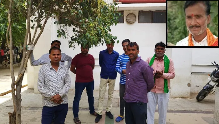 Etawah: पेड़ पर लटका मिला किसान का शव, भाई बोला- गांव के लोगों से चलती रंजिश, आरोपी पक्ष ने देख लेने की दी थी धमकी