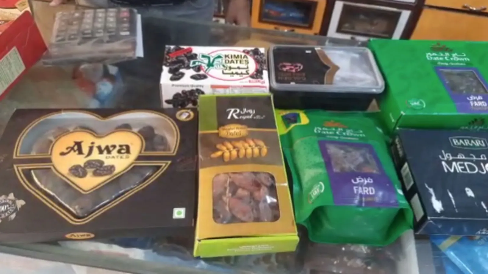 बरेली : 260 से लेकर 1200 रुपए किलो तक बिक रहा खजूर, जानिए इसे खाने के फायदे 