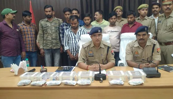 Fatehpur: स्कोडा कार में ले जा रहे थे गांजा, पुलिस ने छह तस्करों को पकड़ा, बोले- सप्लाई करने में मिलते इतने पैसे