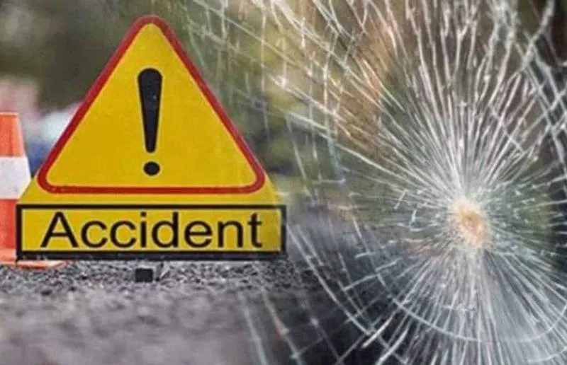 अमेठी : ट्रक से कुचलकर बाइक सवार की मौत, साथी घायल