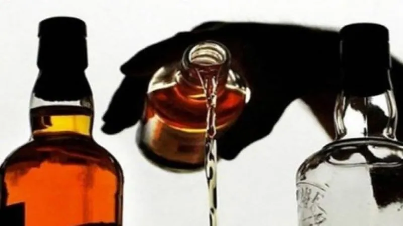 रुद्रपुर: बीड़ी-सिगरेट के खोखे को बना डाला शराब पिलाने का अड्डा