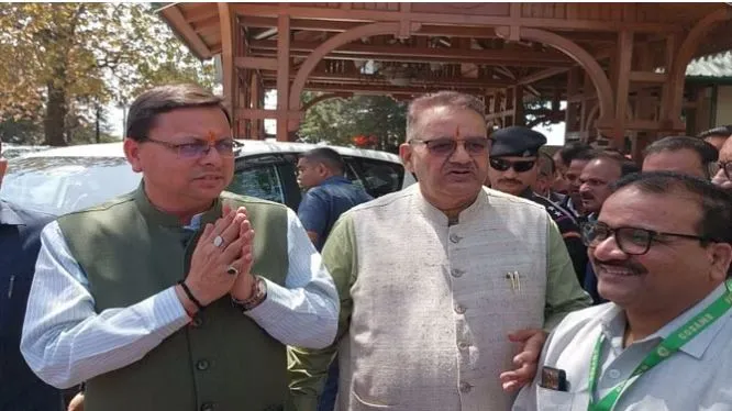 Uttarakhand News: चारधाम यात्रा से पहले सीएम धामी पहुंचे हरिद्वार, शंकराचार्य से की मुलाकात, बोले- हर भक्त को दर्शन कराना हमारा ध्येय