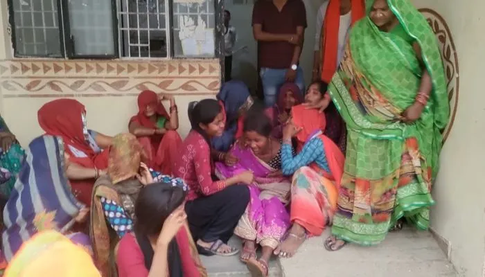 Hamirpur Suicide: मौसा के घर रहकर पढ़ाई कर रहा था 10 वर्षीय बच्चा, फंदा लगाकर दे दी जान, परिजनों की निकल गई चीख