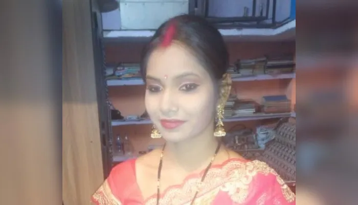Hamirpur: महिला ने फांसी लगाकर दी जान, आत्महत्या से पहले मोबाइल किया रिसेट, घटना का कारण नहीं बता सके परिजन