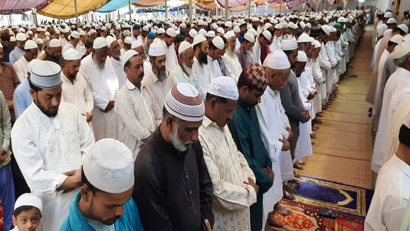 मुरादाबाद: रमजान के तीसरे जुमे पर मस्जिदों में उमड़ी नमाजियों की भीड़, मुल्क व कौम की तरक्की की मांगी दुआ