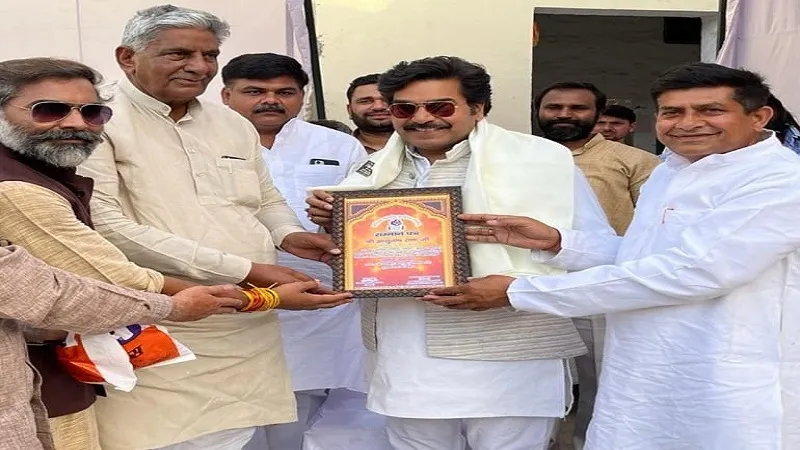 बिजनौर: अभिनेता आशुतोष राणा साहित्य वाचस्पति से सम्मानित