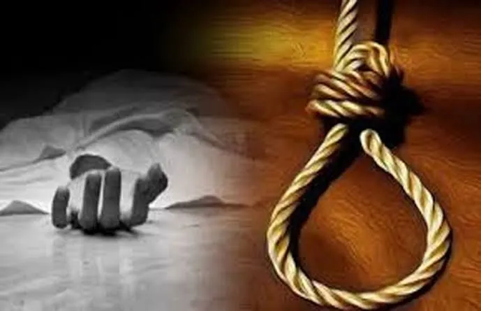 हल्द्वानी:  छोटे भाई ने शटर खोला तो अंदर फंदे पर झूल रहा था भाई का शव