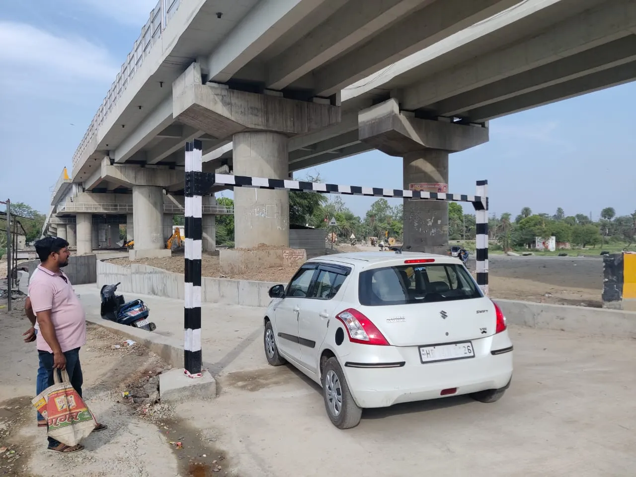 बरेली: लाल फाटक रेलवे क्रासिंग अंडरपास में भी दौड़ने लगे वाहन, कैंट क्षेत्र के दो दर्जन गांवों को मिलेगी राहत