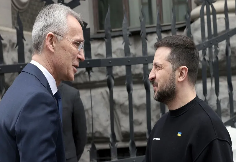 यूक्रेन यात्रा पर पहुंचे NATO प्रमुख Jens Stoltenberg, कहा- Ukraine का 'उचित स्थान' सैन्य गठबंधन में है   