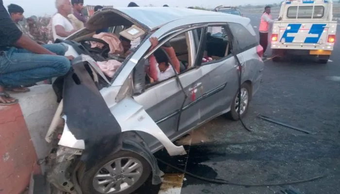 Kannauj Accident: Agra Lucknow Expressway पर कार पलटने से दंपति की मौत, CM Yogi Adityanath ने हादसे पर जताया दुख