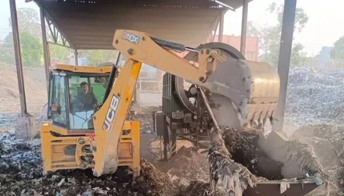 Kannauj News : मिलेगा कूड़े से निजात, तीन साल से बंद प्लांट चालू, जगह न होने से सड़क किनारे किया जा रहा डंप