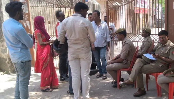 Kanpur Dehat में लापरवाही पड़ी भारी, चार महिलाओं समेत छह मिले कोरोना संक्रमित, अभी भी बिना मास्क के घूम रहे लोग
