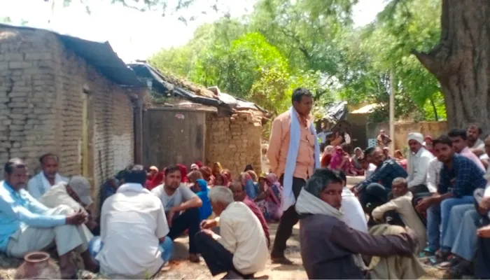 Kanpur Crime : मुंबई से लौटे पिता ने नाबालिग बेटी को जहर देकर खुद भी निगला, दोनों की मौत